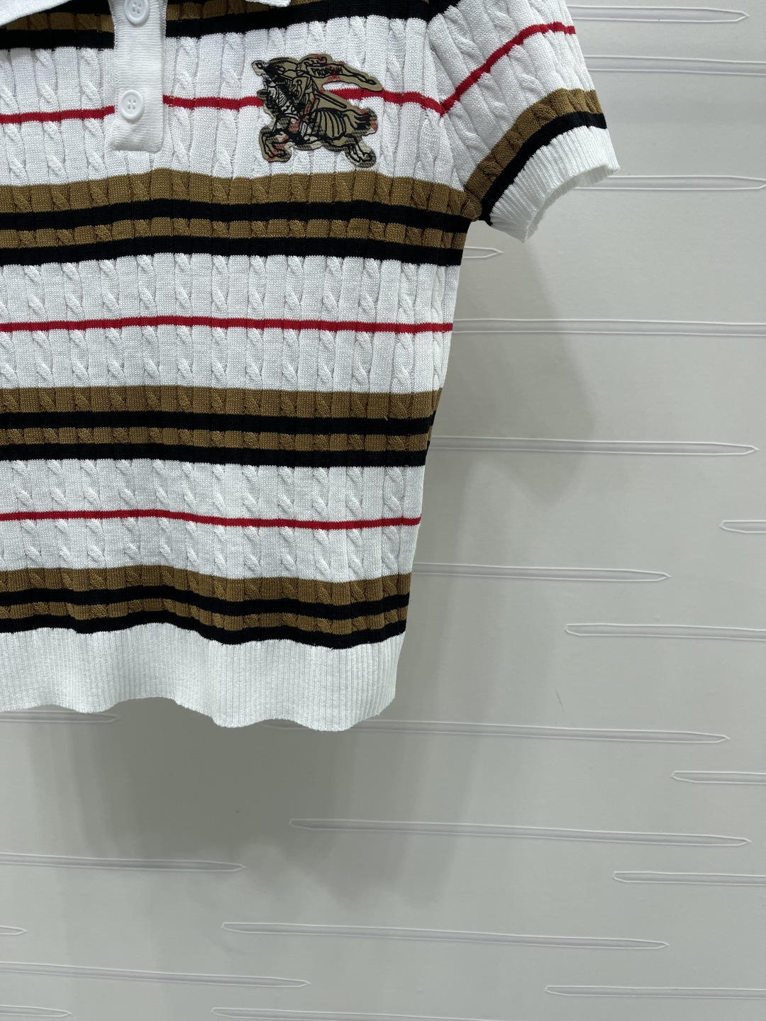 Women's short sleeves